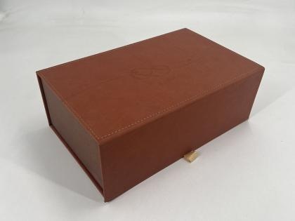 OEM en ODM Book Shaped Magnetic Rigid Paper Box with Foam Insert te koop