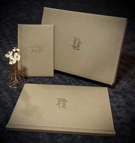 OEM en ODM High-quality exquisite gold photo album with high-end gift box te koop