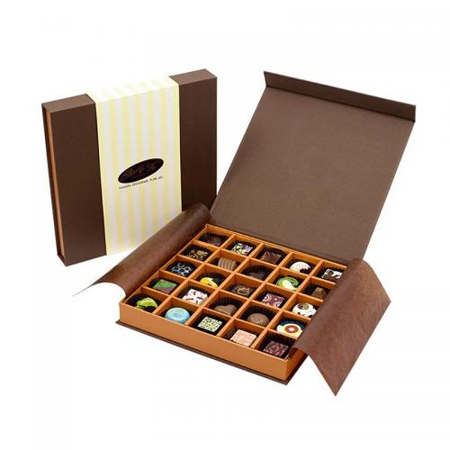 OEM en ODM Custom Exquisite Chocolate Gift Box with Tissue and Paper Cover te koop