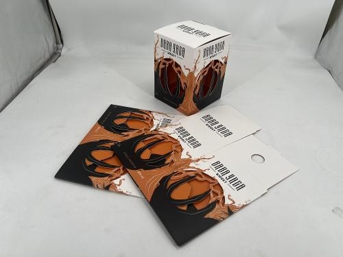 OEM en ODM UV Printing Hollow Wine Packaging Box White Cardboard Paper Box te koop